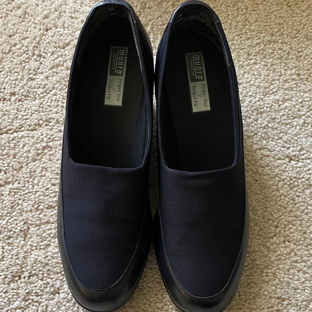 Women’s Munro Black Slip-On Loafers

Made in the USA